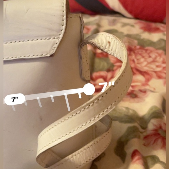 💥Vintage Unisa Elegant Cream Crossbody Bag - Picture 4 of 7